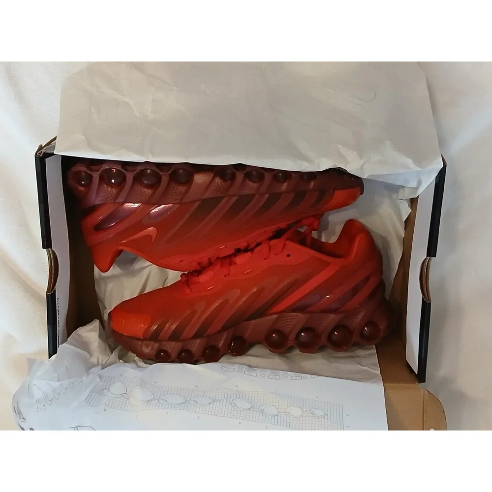 NIB - Wms Nike Airmax DN8 Sz 7.5 University Red